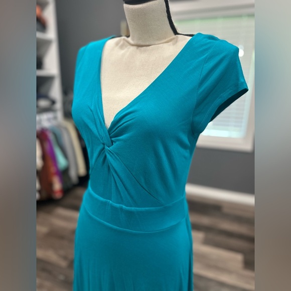 Boden Faux Wrap Midi Dress Jersey Blue Front Twist Size 8R Flowy - Picture 2 of 6